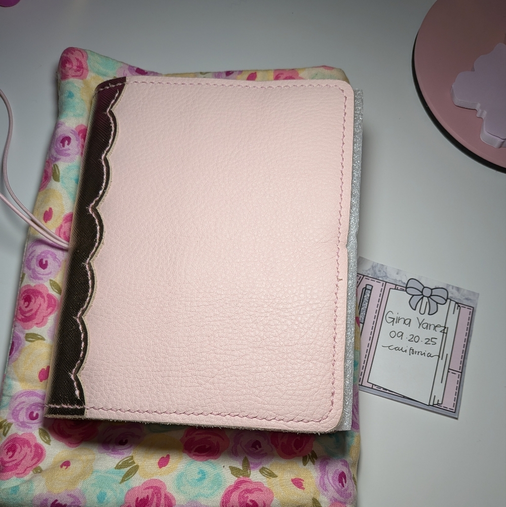 Pellestudio-Pelledori A6 Powder Pink 🩷 Rose Gold Scalloped Planner